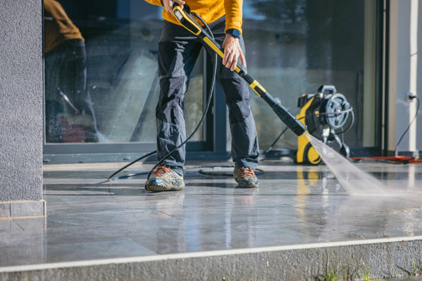 Best Pool Deck Cleaning  in Endicott, NY